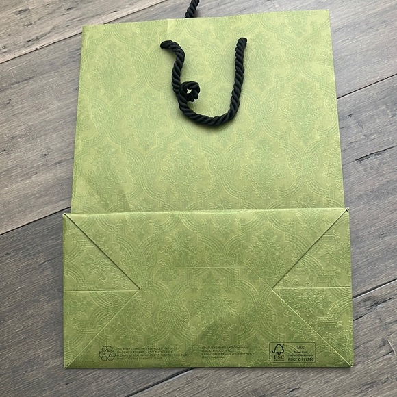 Gucci Gift Bag - Gucci Shopping Bag - Gucci Bag - Picture 2 of 3